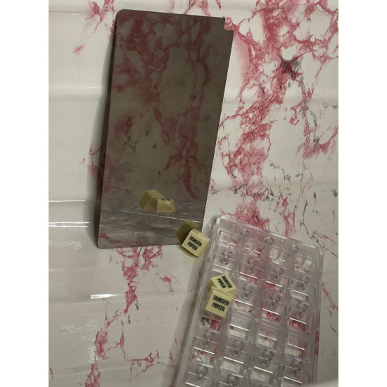 Magnetic molds