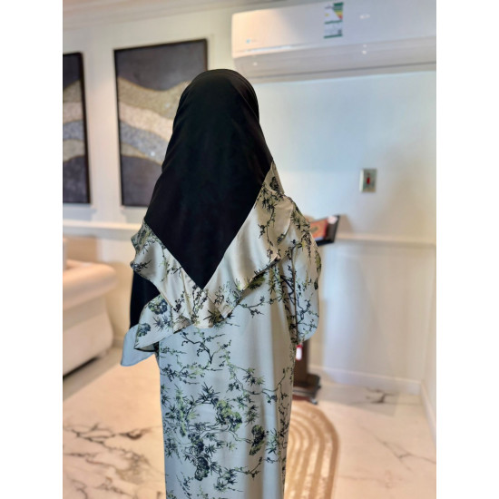 جلال صلاة مشجر أخضر