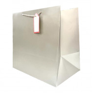 كيس هدايا ورق 35x35x24سم مع كرت فضي كيس هدايا ورق 35x35x24سم مع كرت فضي