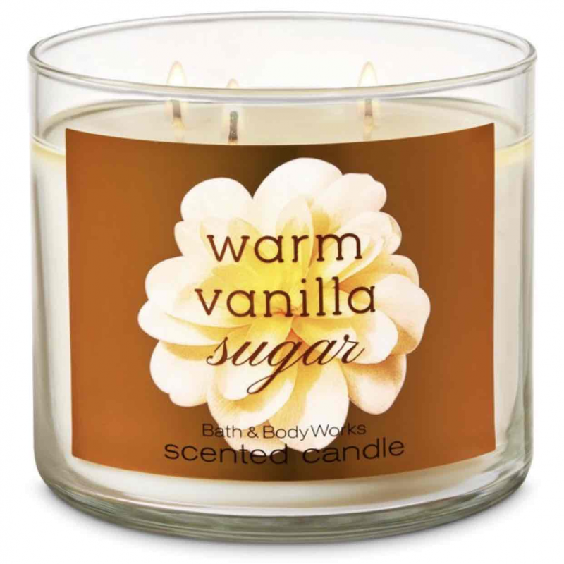 WARM VANILLA SUGAR شمعه  بثلاث فتلات