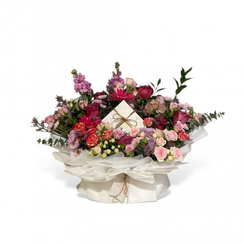 باقة ورد مع شوكولاته باقة ورد مع شوكولاته