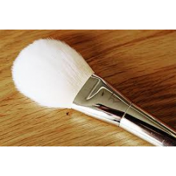 Real Techniques Arch Powder Brush - Professional Setting & Finishing Brush