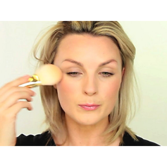Real Techniques Arch Powder Brush - Professional Setting & Finishing Brush