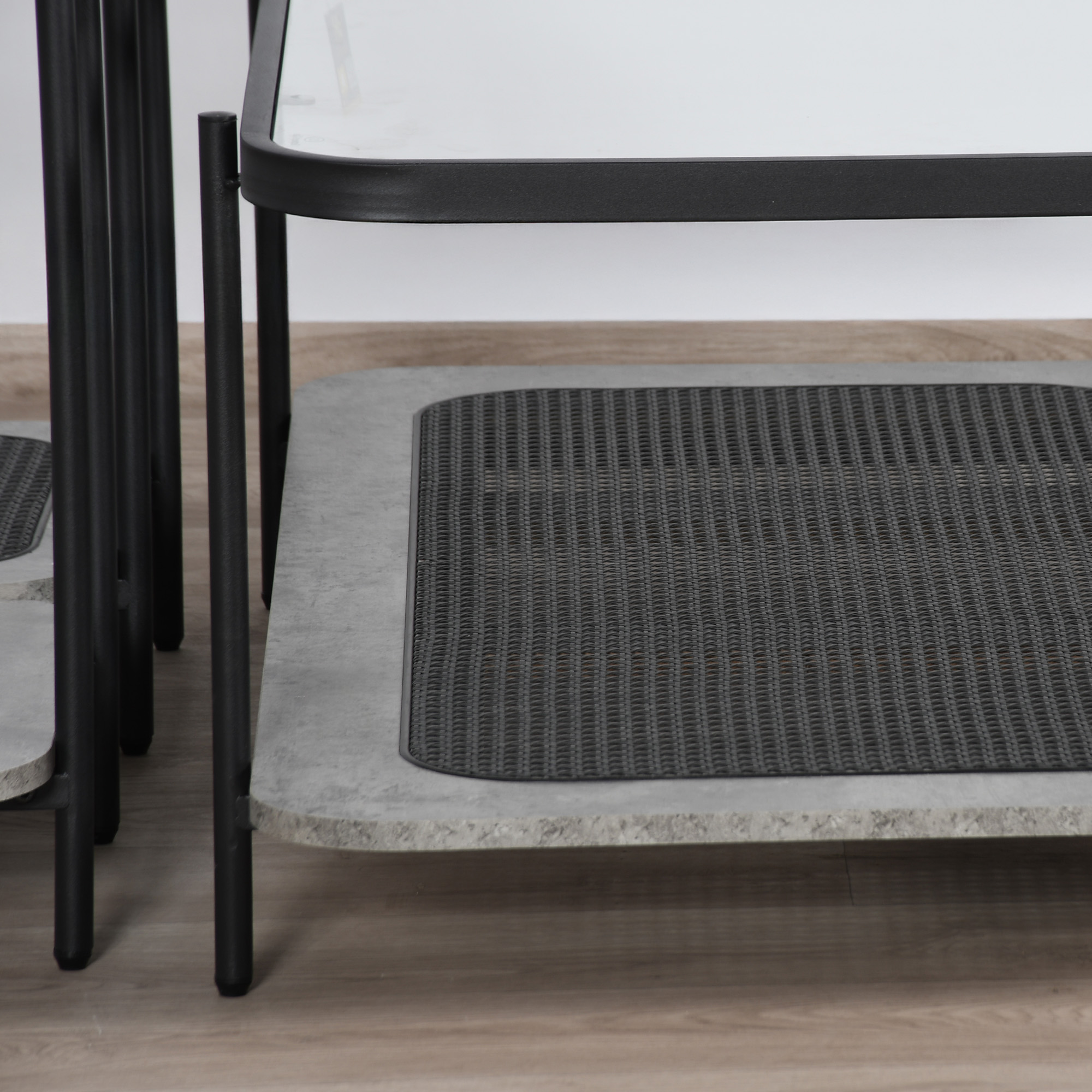 طقم طاولات خدمة 5 قطع من الزجاج والراتان طقم طاولات خدمة 5 قطع من الزجاج والراتان