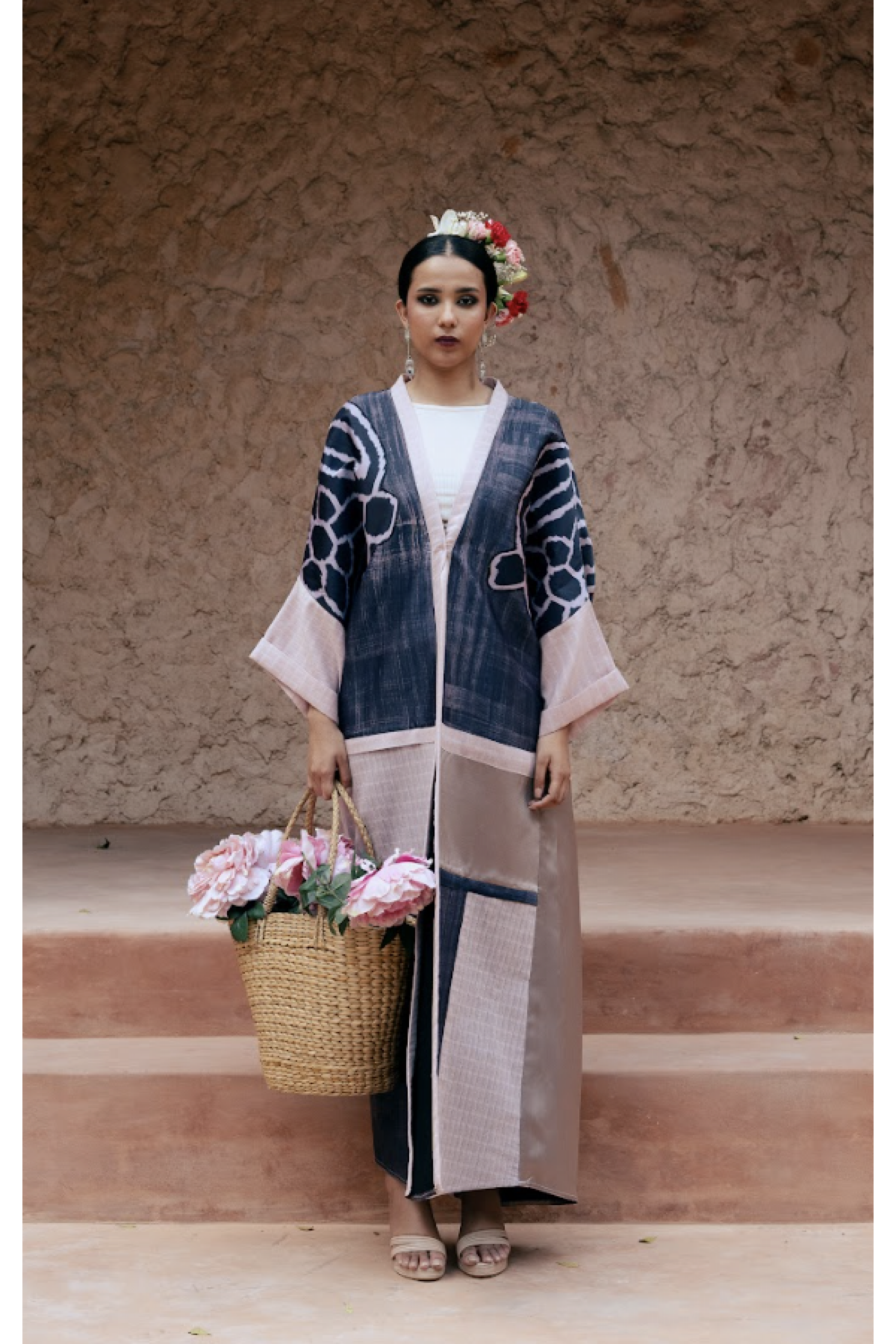 عباية السفر بألوان صيفية