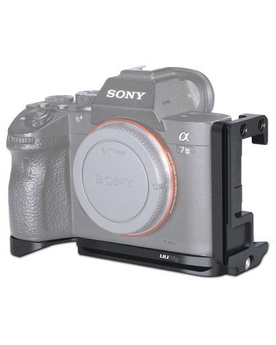 UURig R013 L-Bracket for Sony a7 III and a7R III Series Cameras UURig R013 L-Bracket for Sony a7 III and a7R III Series Cameras