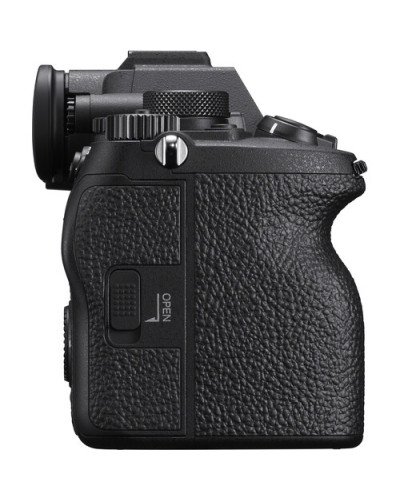 Sony Alpha A7 IV Mirrorless Digital Camera with FE 28-70mm f/3.5-5.6 OSS Lens